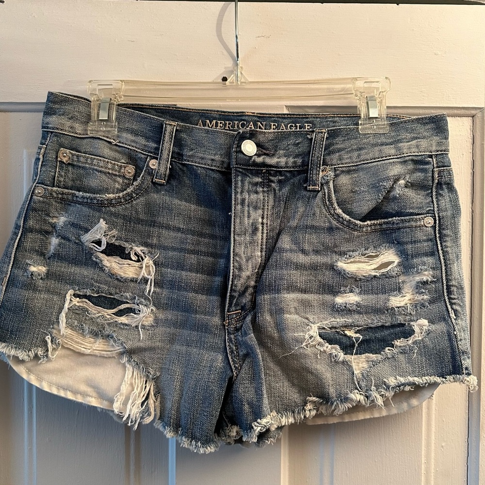 American eagle distressed shorts, size 8.